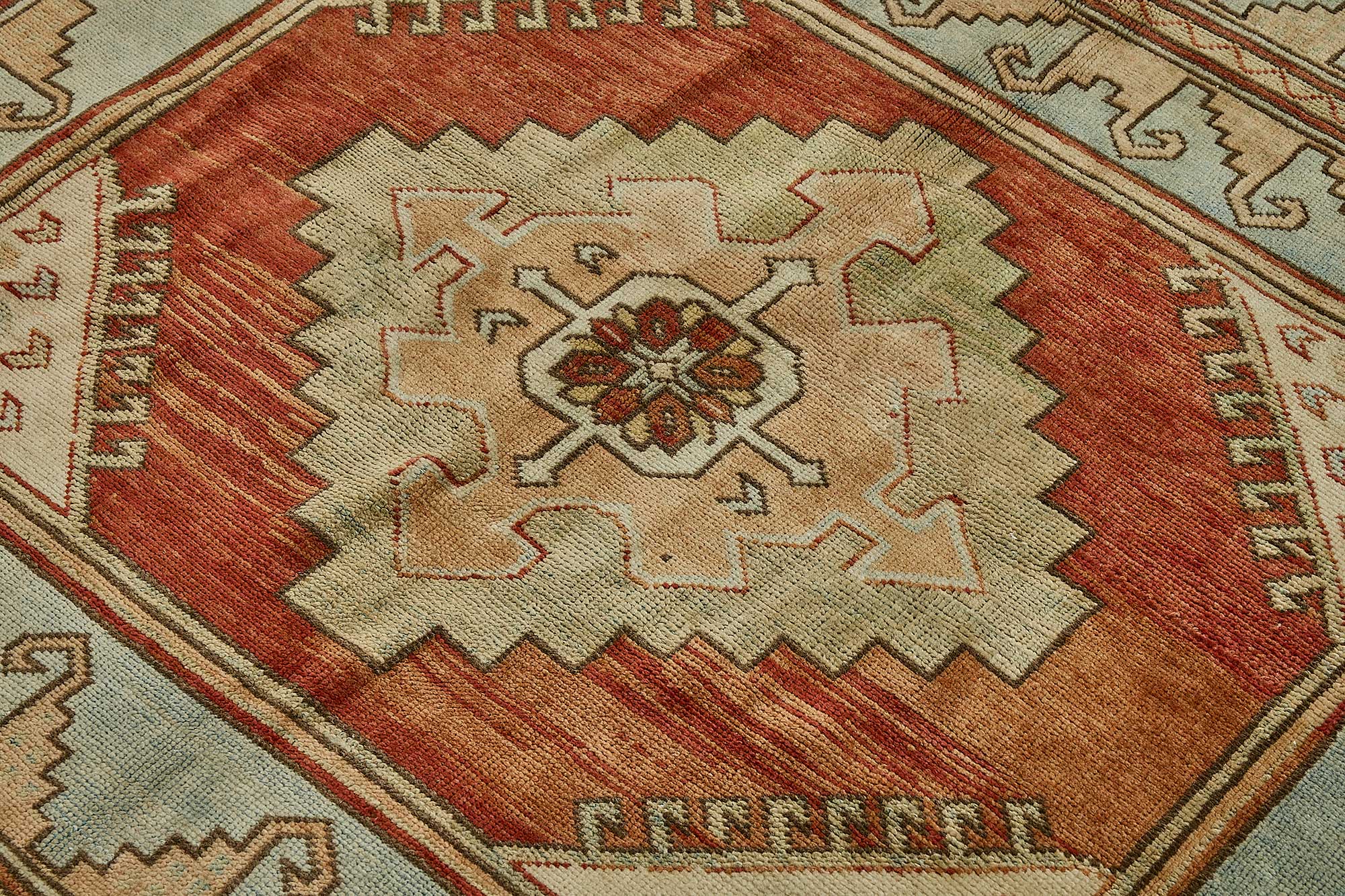 7x10 Hand-Knotted Vintage Rug - 50998