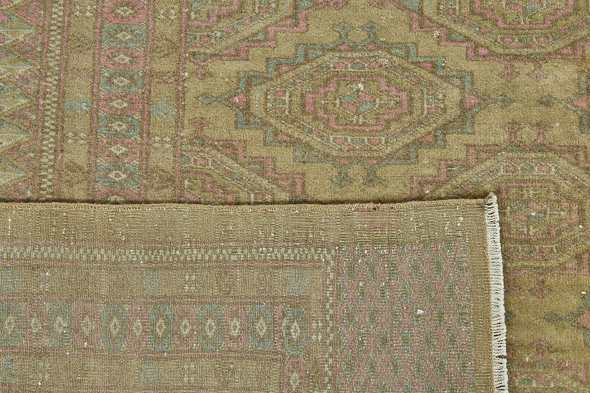 7x10 Hand-Knotted Vintage Rug - 51018