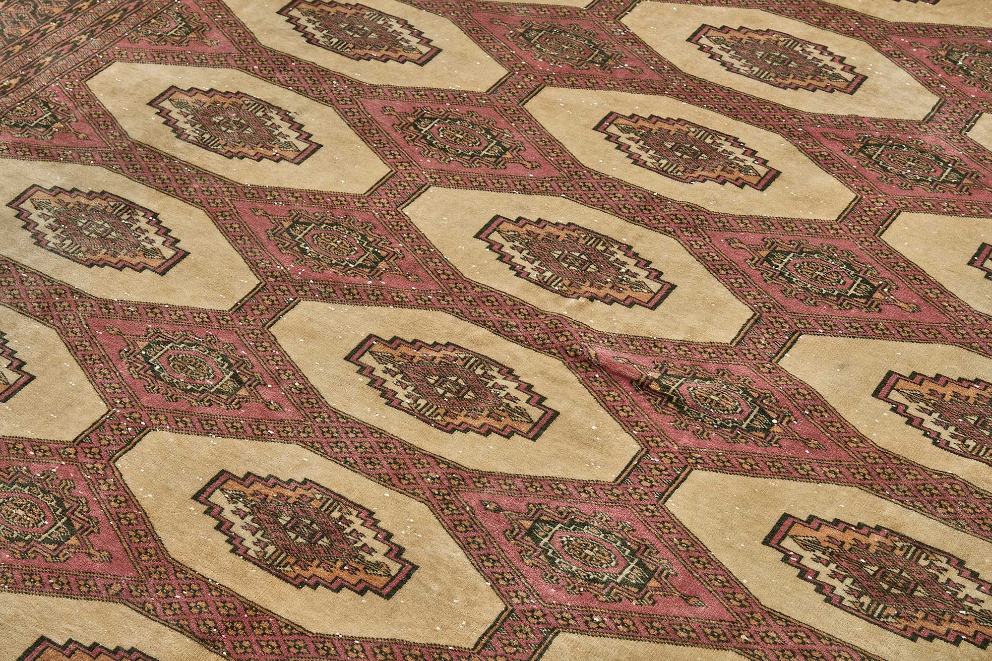 7x10 Hand-Knotted Vintage Rug - 51026